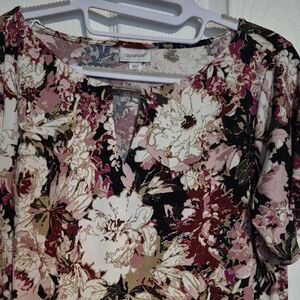 Avenue Floral Tunic Top in Pink, Black & Cream
